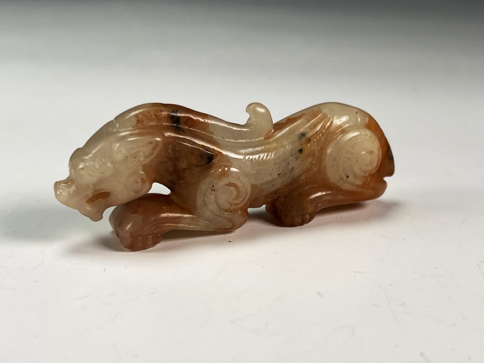 MAJESTIC JADE SCULPTURE OF MYTHICAL BEAST