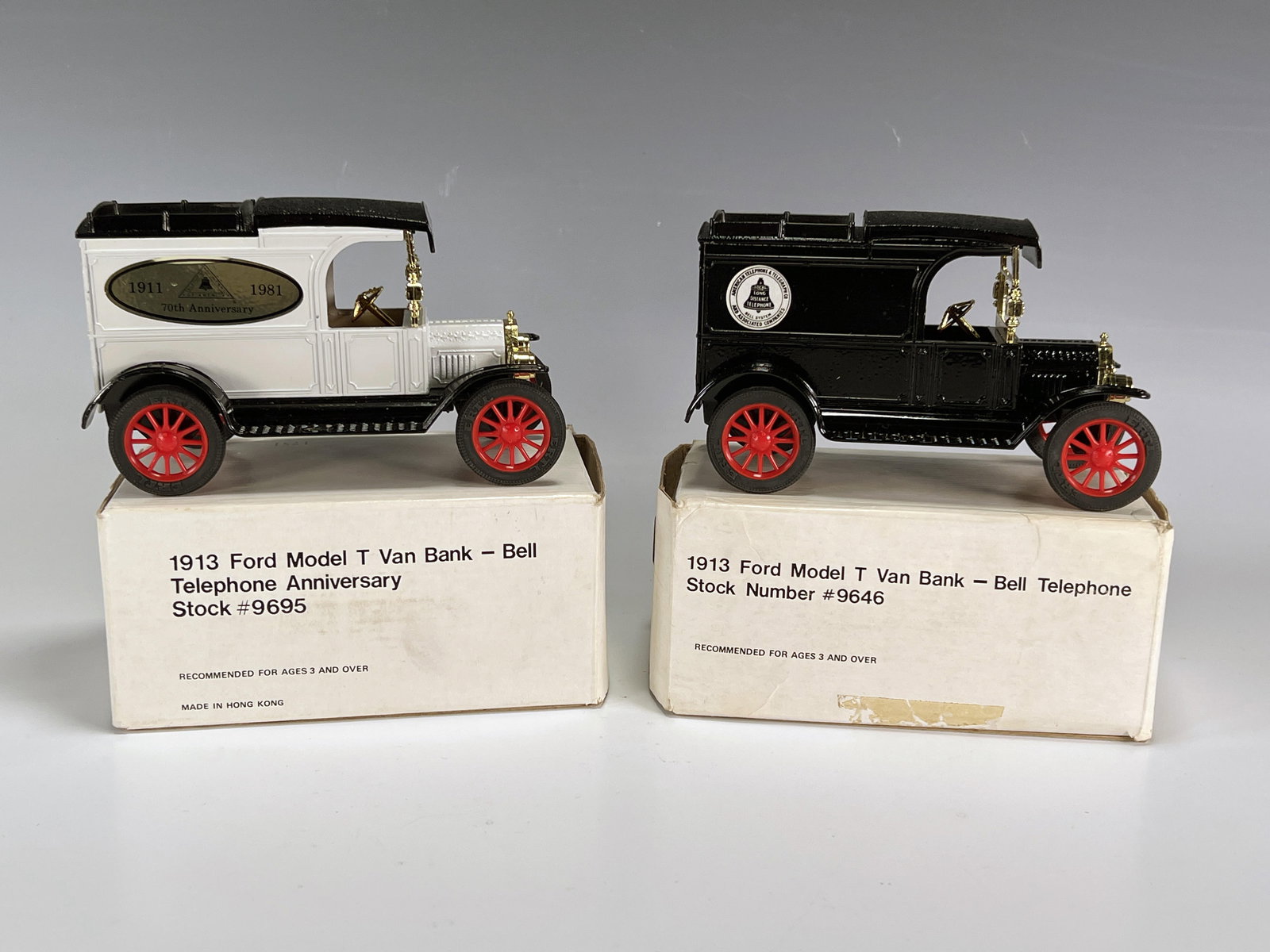 2 ERTL BELL TELEPHONE FORD MODEL T VAN BANKS (1 of 7)