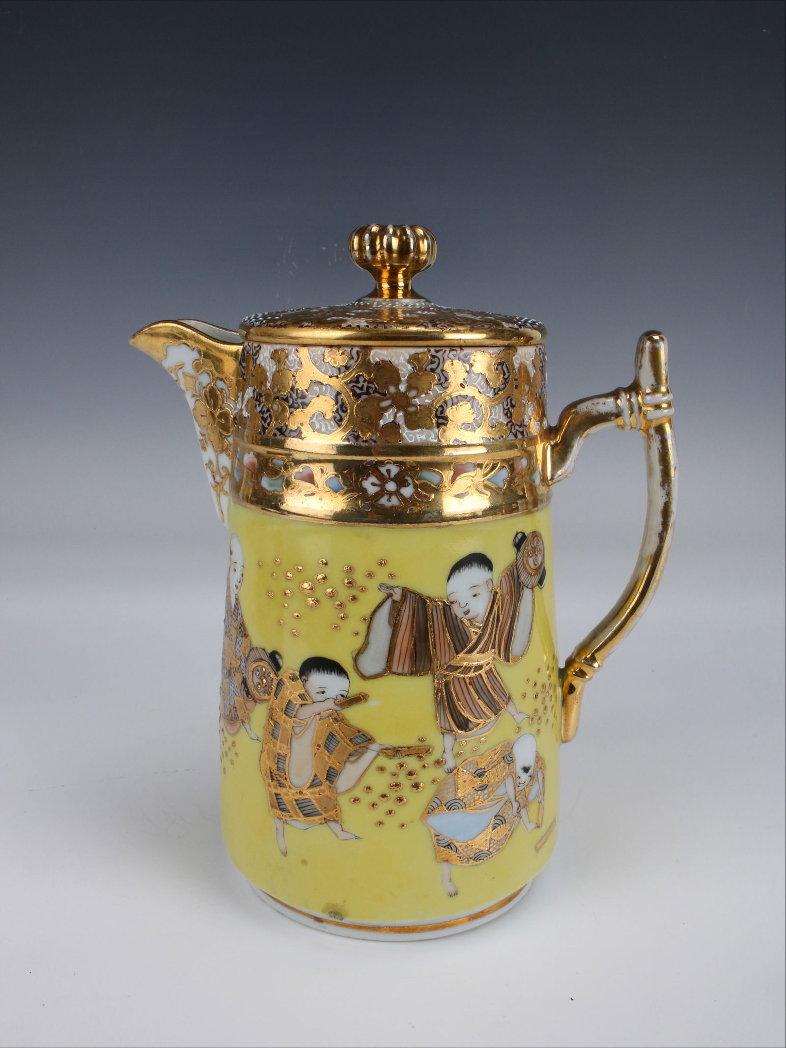 JAPANESE SATSUMA YELLOW PITCHER COFFEE POT (1 of 3)