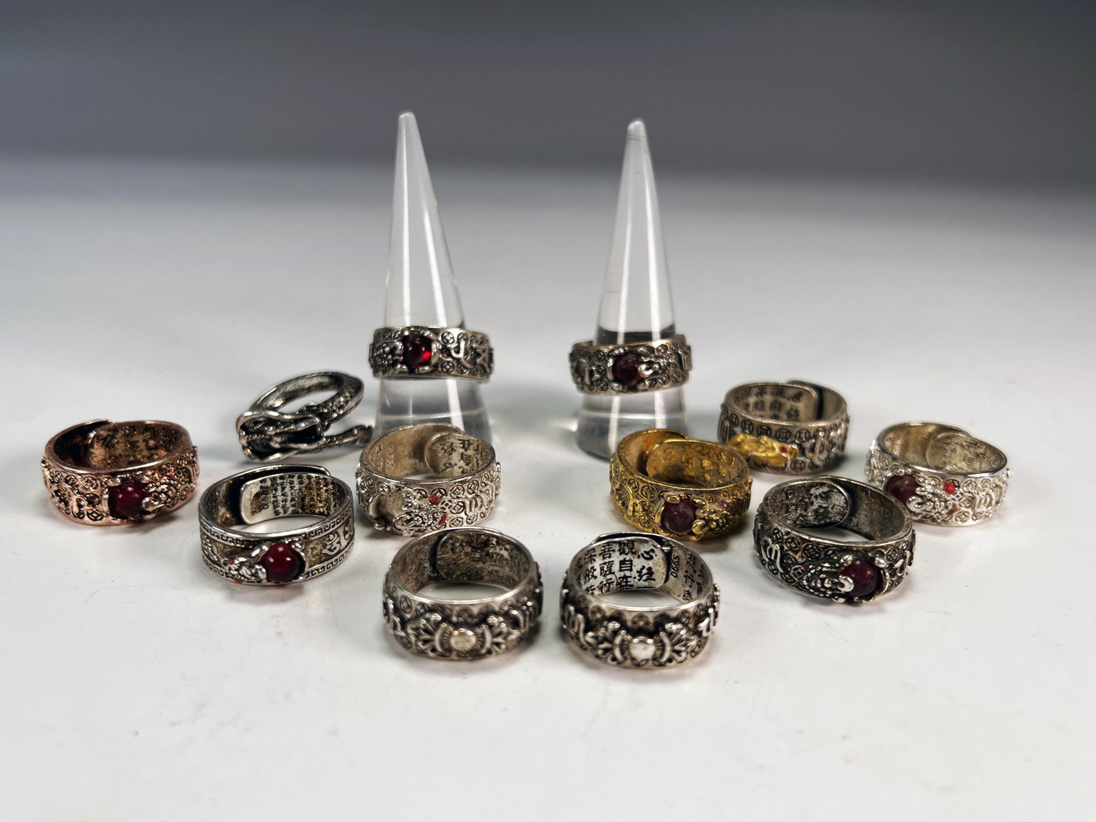 LOT OF JEWELRY ADJUSTABLE RINGS