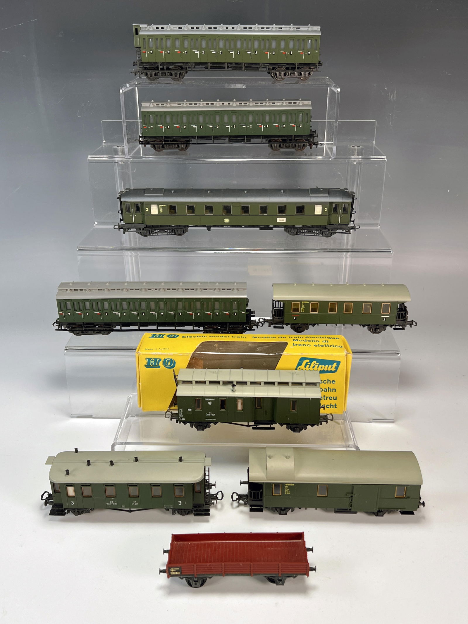 LOT OF LILIPUT TRAINS (1 of 9)