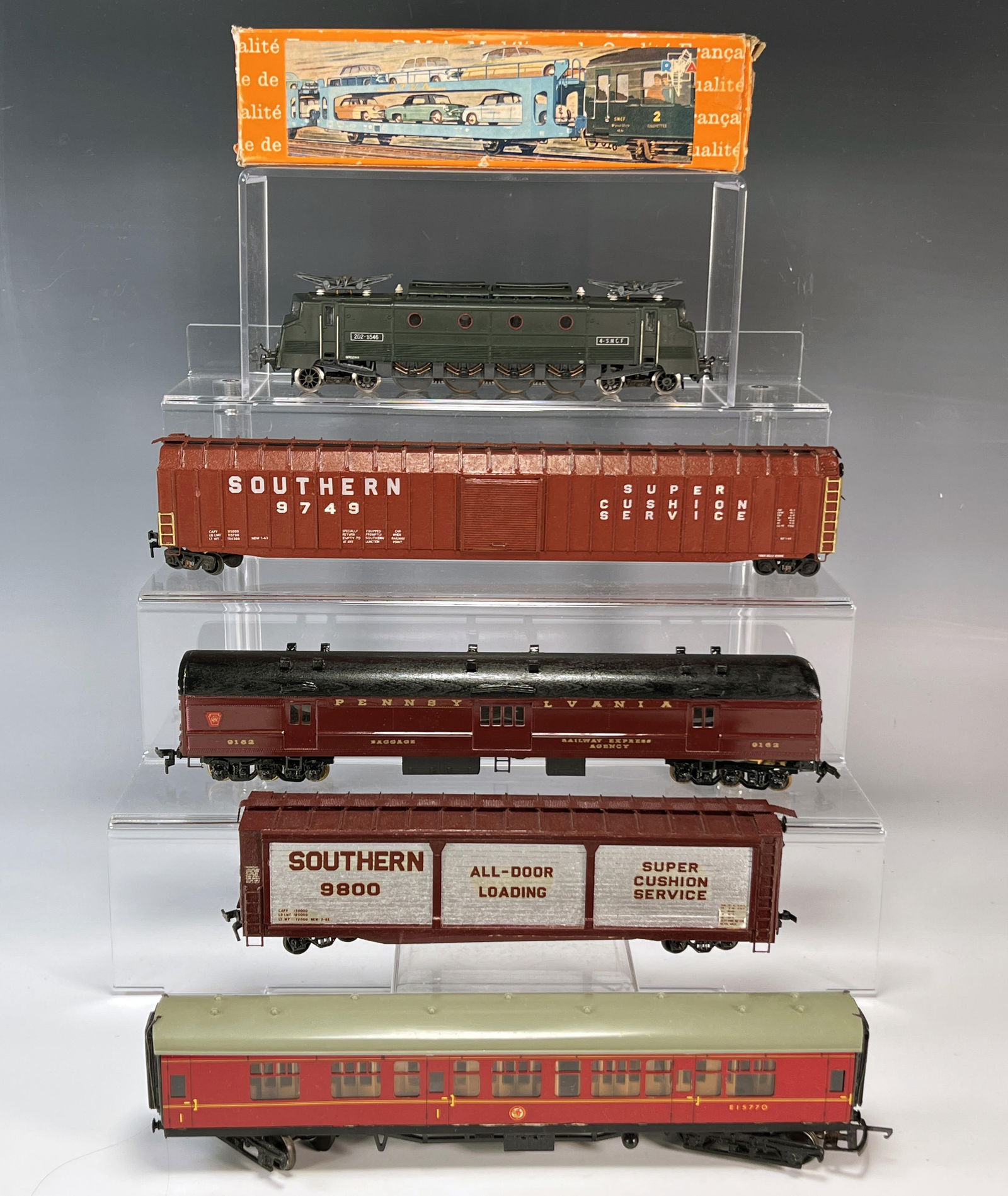 HORNBY DUBLO, VARNEY, AMBROID RMA TRAINS (1 of 9)