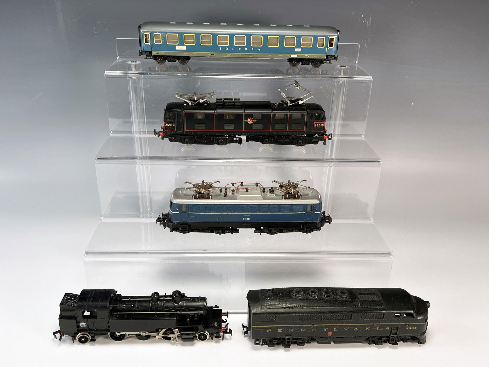 VARNEY, TRIX, ACHO TRAINS (1 of 8)