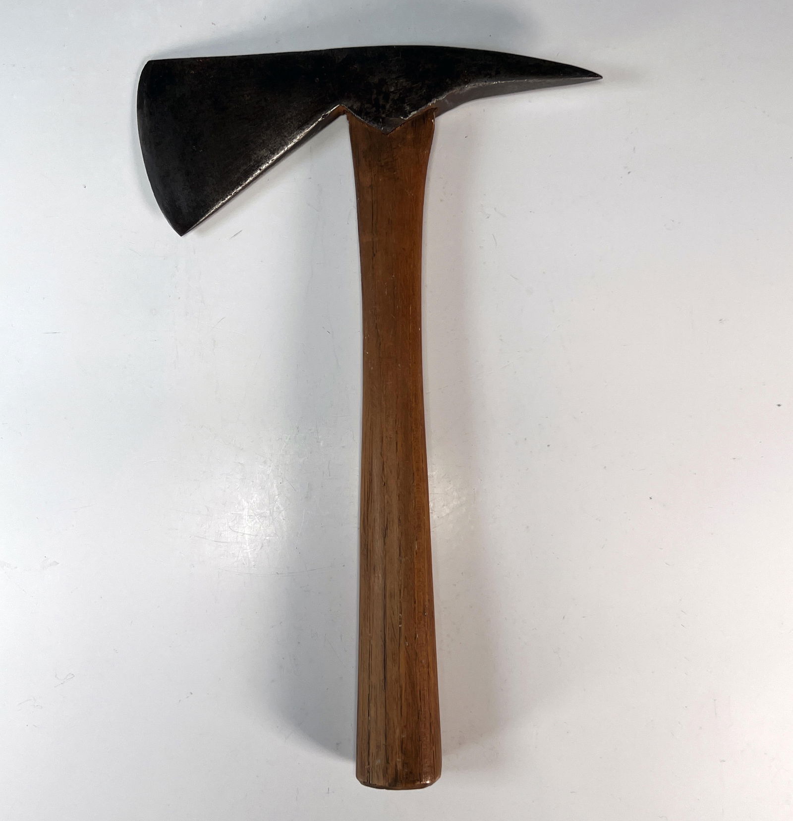 VINTAGE HANDMADE TOOL HATCHET TOMAHAWK AXE (1 of 3)