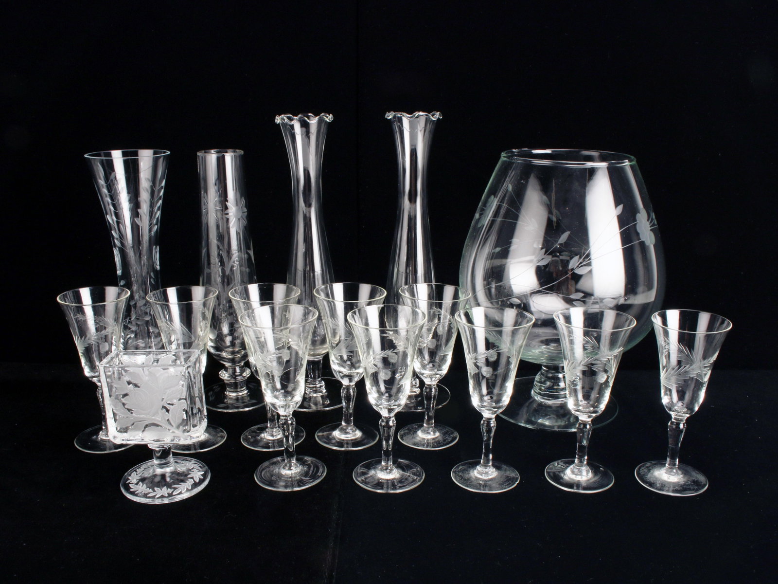 ASSEMBLED ETCHED GLASS LOT
