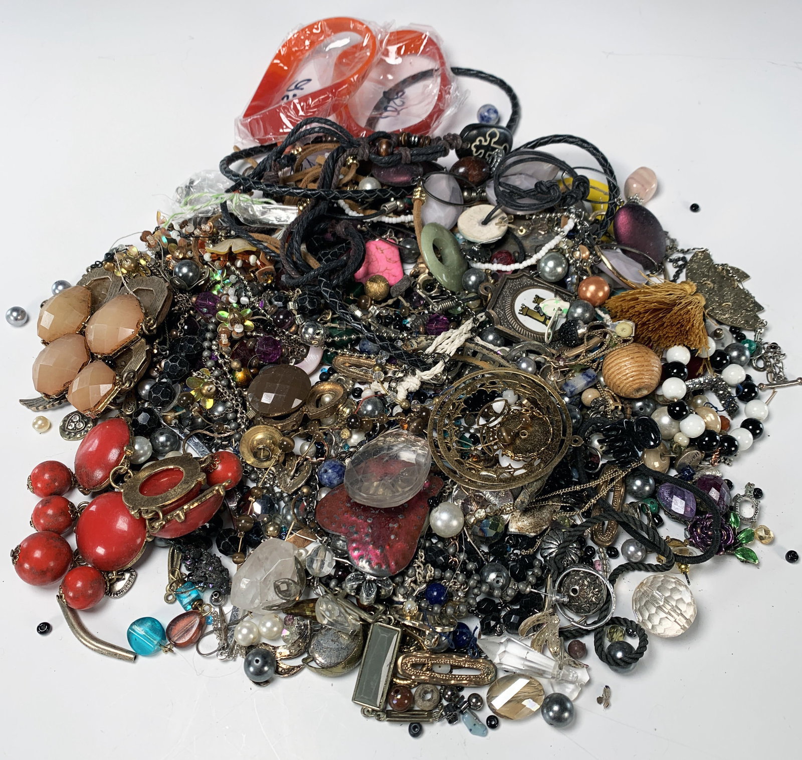 1 3/4 LB OF JEWELRY MAKING MATERIALS PIECES