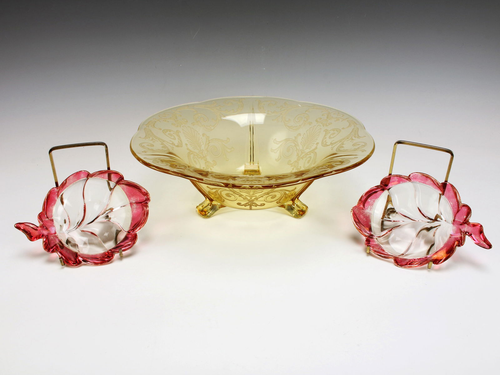 AMBER GLASS BOWL & TWO PINK GLASS LEAF DISHES (1 of 6)