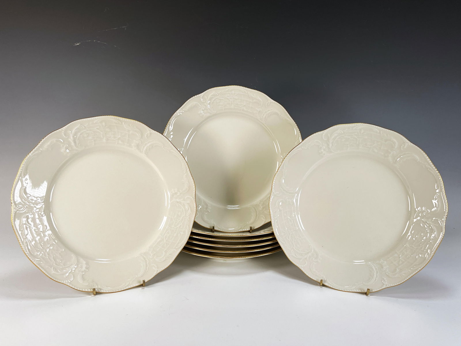 8 ROSENTHAL CLASSIC DINNER PLATES