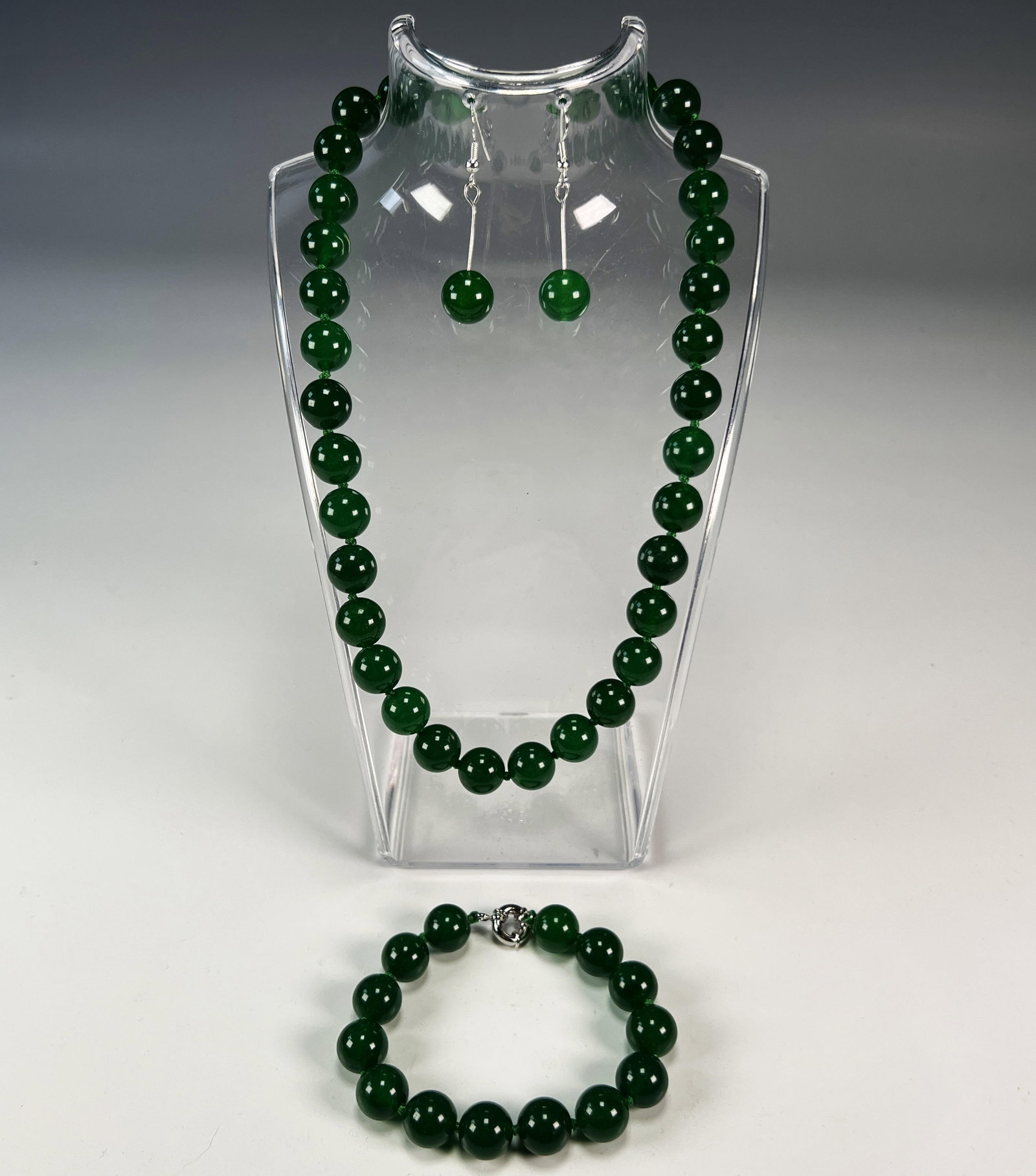 ELEGANT JADE JEWELRY ENSEMBLE (1 of 1)