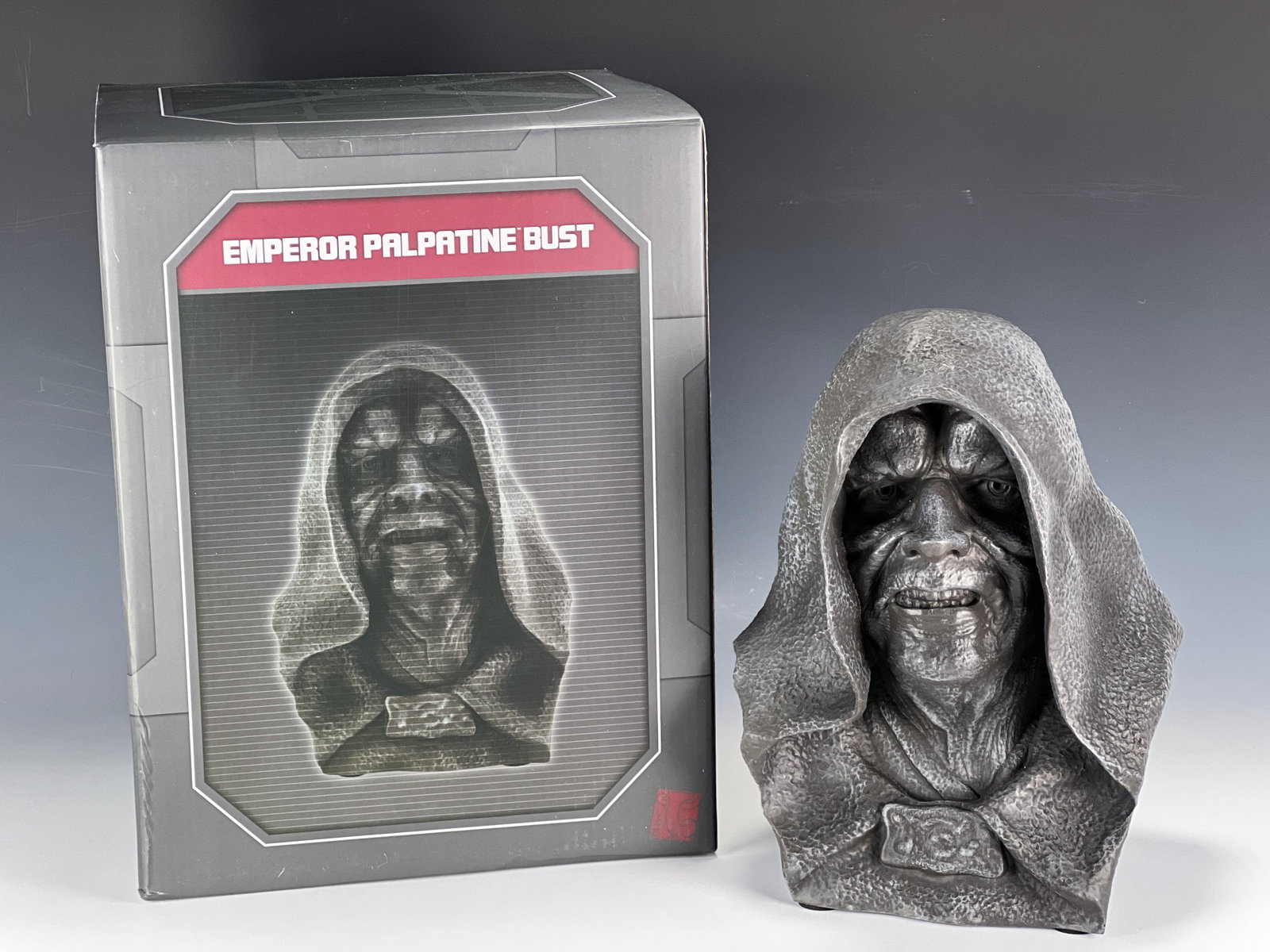 STAR WARS EMPEROR PALPATINE BUST IN BOX DISNEY EXCLUSIVE