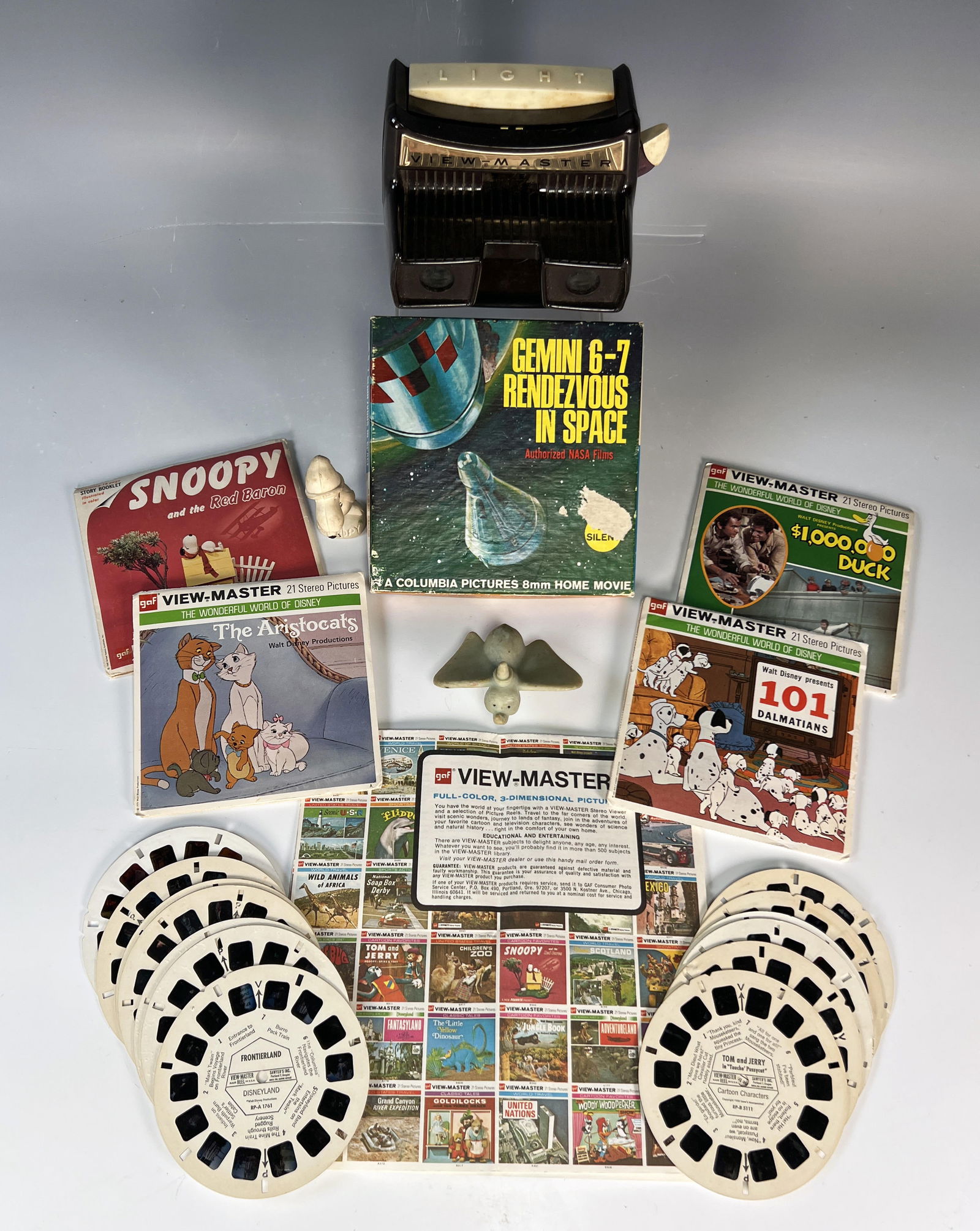 VIEW-MASTER SLIDES 8MM MOVIE DISNEY SNOOPY (1 of 4)