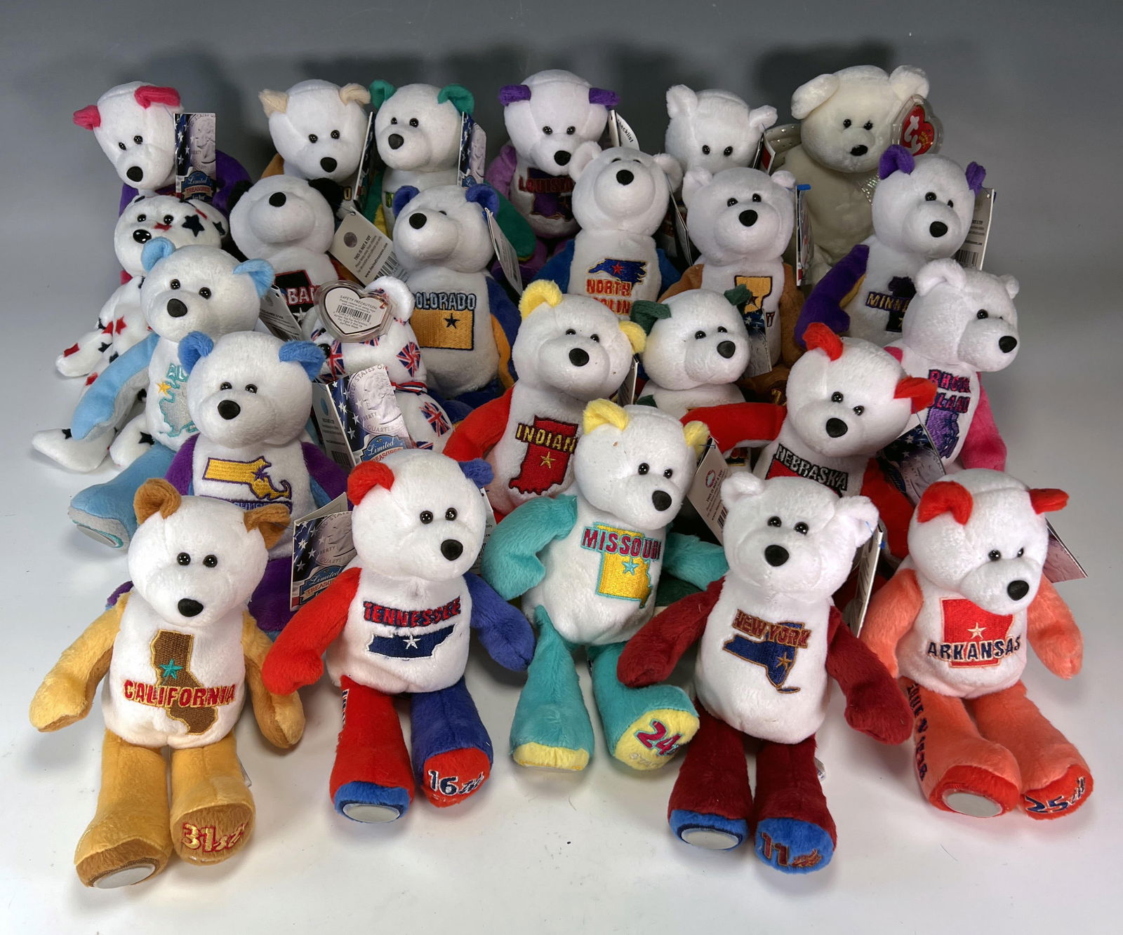 COLLECTION OF STATE QUARTER BEARS LIMITED TREASURES COIN BEAR (1 of 3)