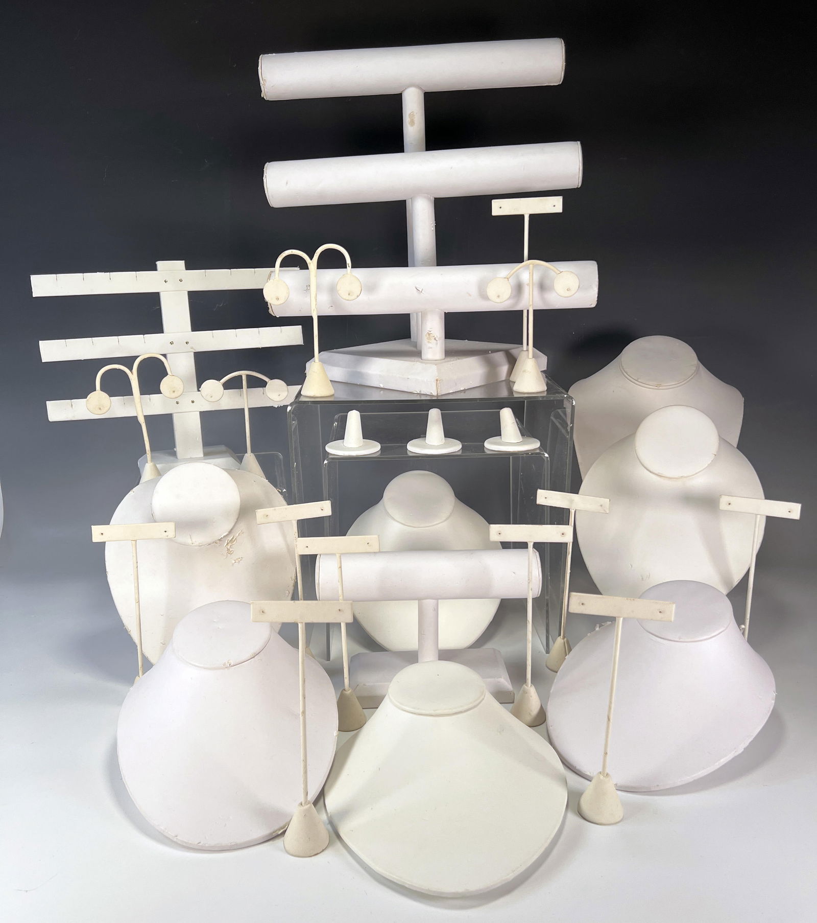 LOT OF JEWELRY DISPLAY ITEMS (1 of 3)