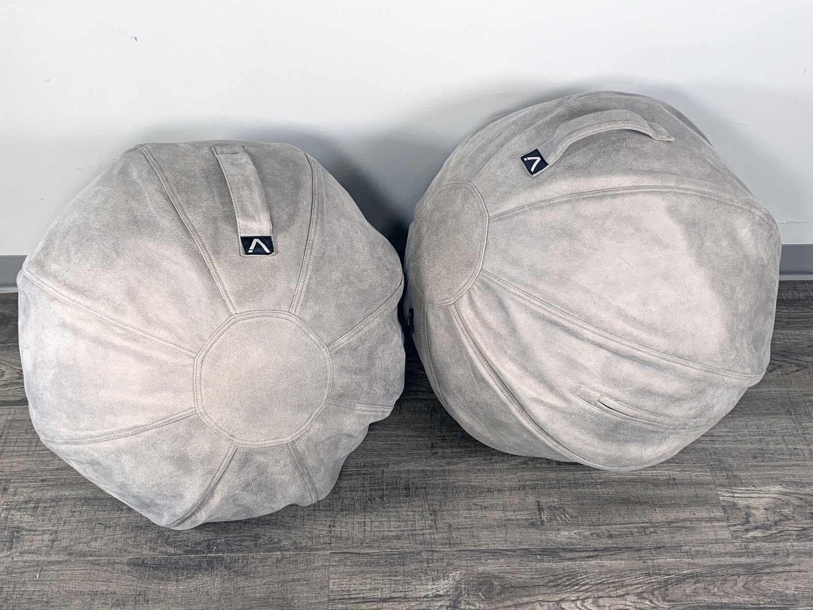 PAIR OF VIVORA LUNO SITTING BALLS