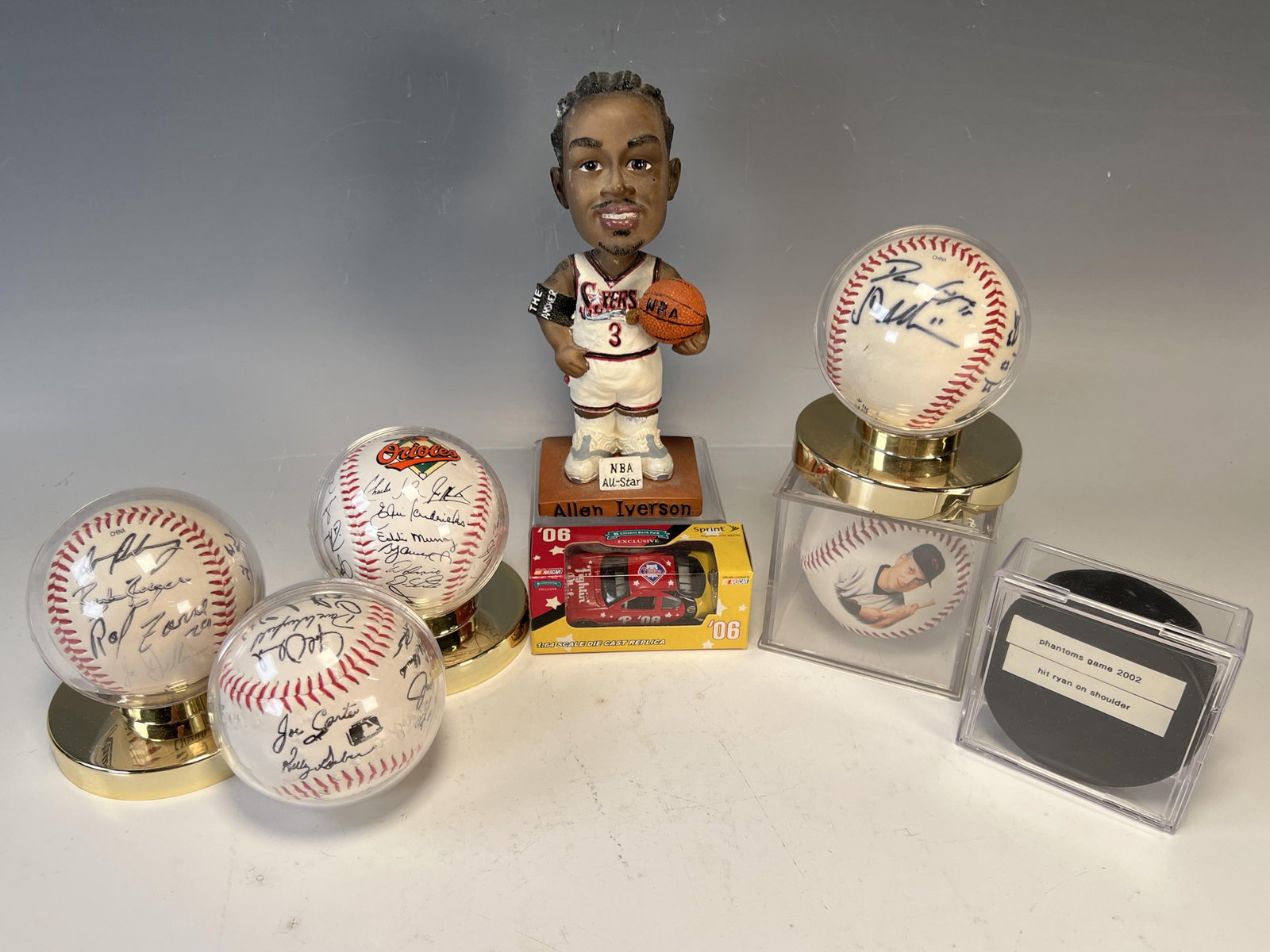 COLLECTION OF VARIOUS SPORTS MEMORABILIA