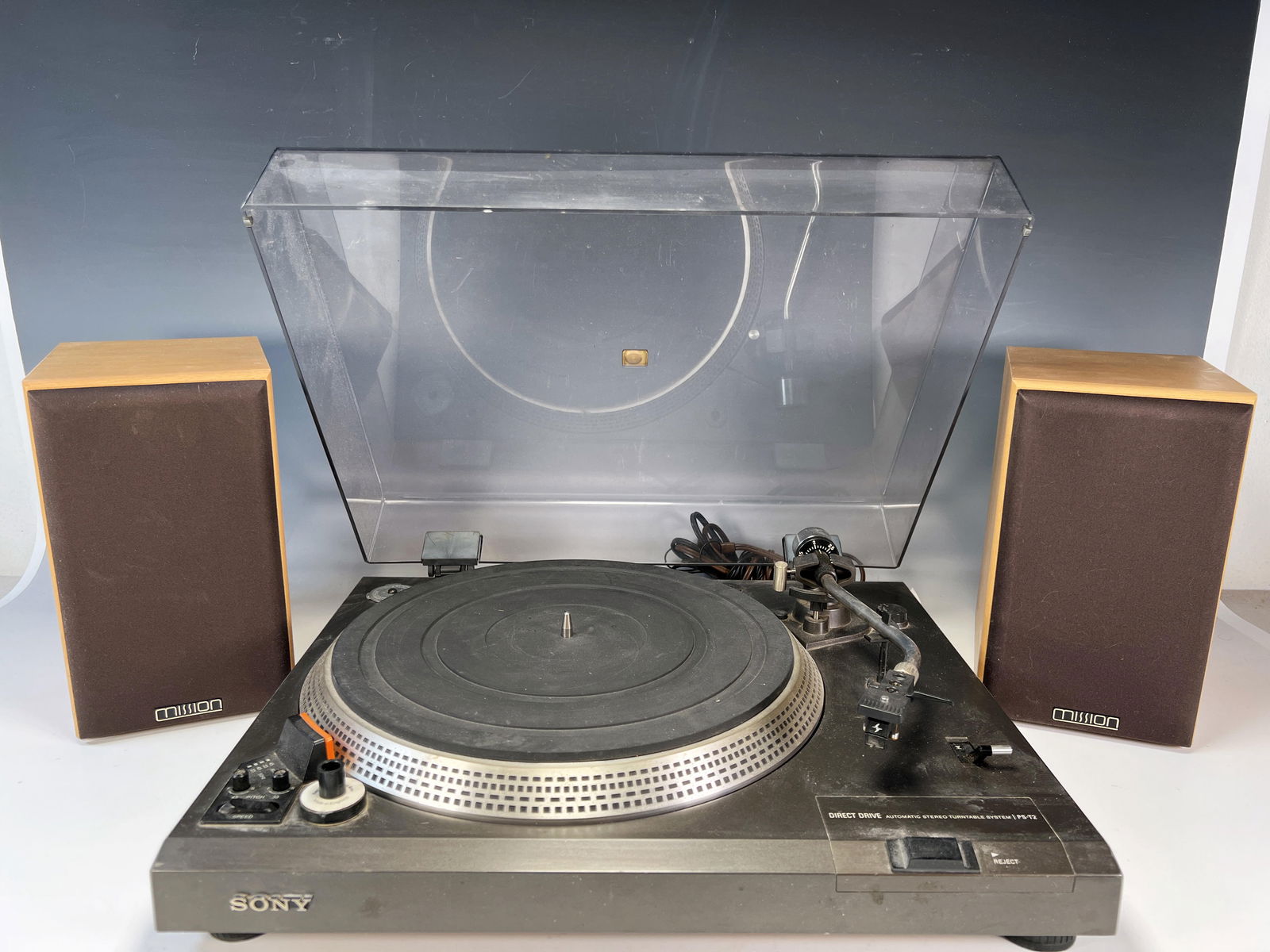 SONY PS T2 TURNTABLE AND MISSION SPEAKERS (1 of 7)