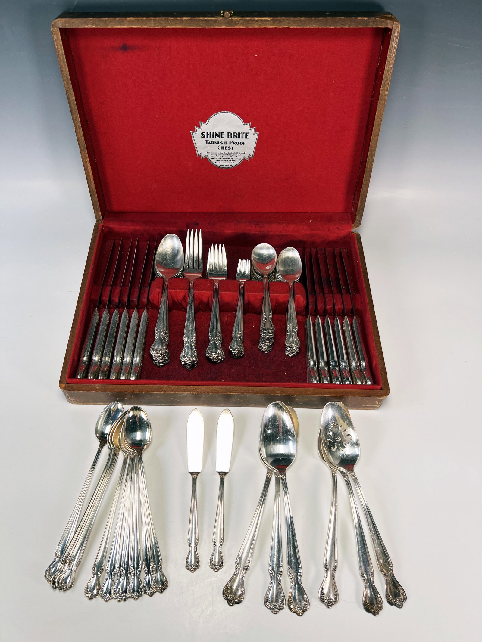 ROGERS & BRO SILVERPLATE SERVICE FOR 8