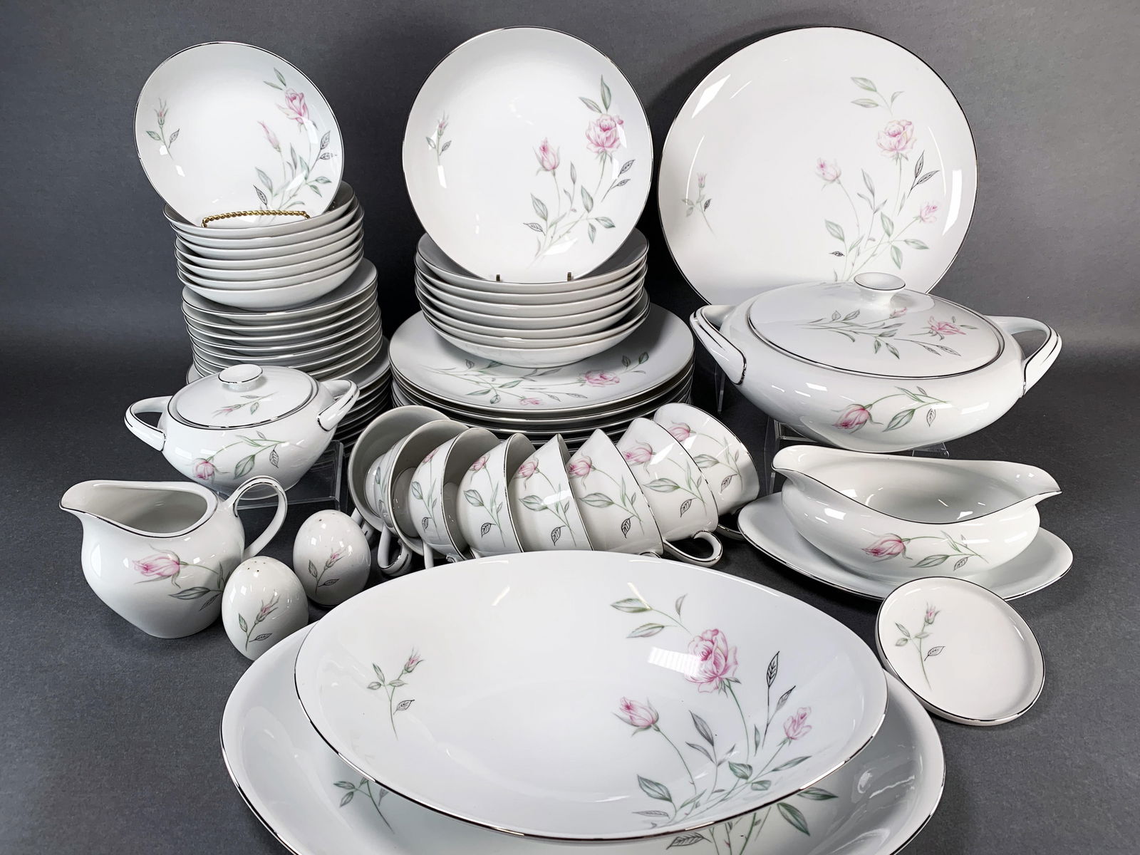 CELEBRITY ZEPHYR ROSE SERVICE FOR 8