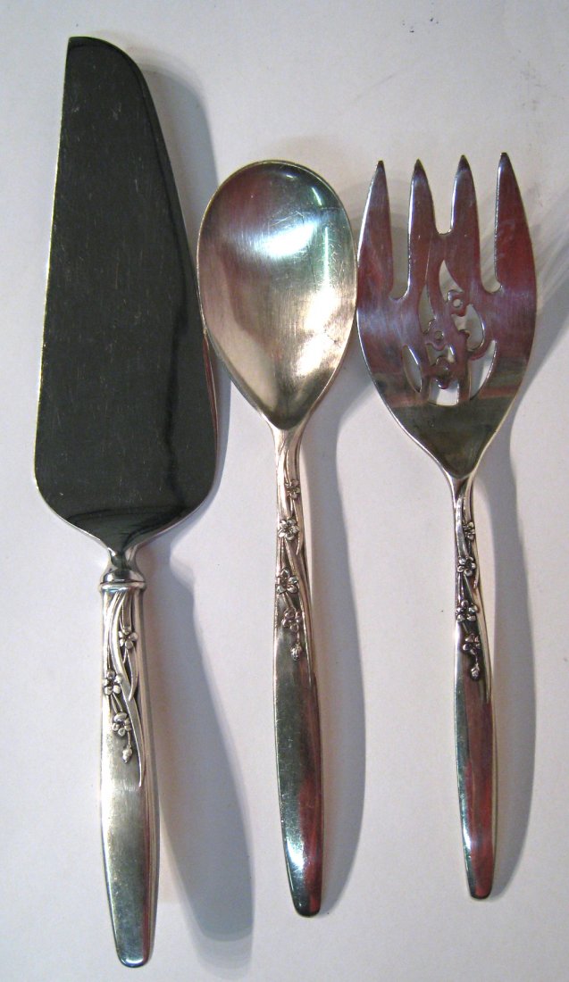 Salad Serving Set And Cake Knife, All Lunt: All from Lunt pattern, the serving items ,solid sterling , 4.5 OzT. plus weighted cake knife ( 3.4 OzT total). Shipping: We are able to pack and ship this item to an address in the United States for $
