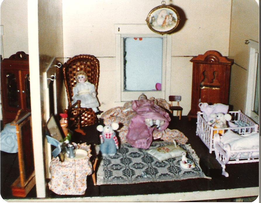 Quilt Rack And Lighting Fixtures: Includes the rack and two hanging lighting fixtures and hand operated sweeper. Shipping: We are able to pack and ship this item to an address in the United States for $30.00 via USPS Priority Mail. Tr
