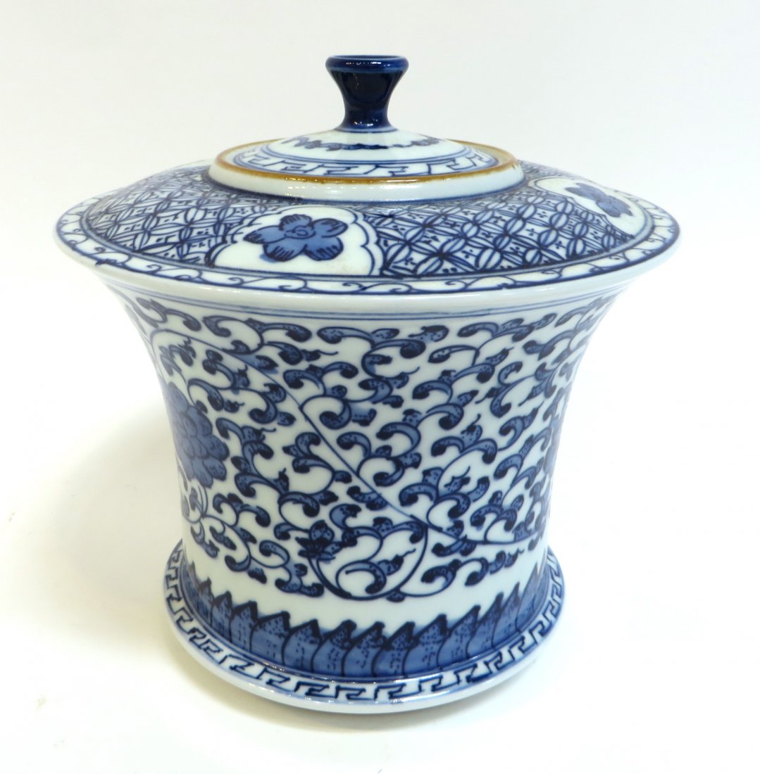 Blue & White Jar (1 of 5)