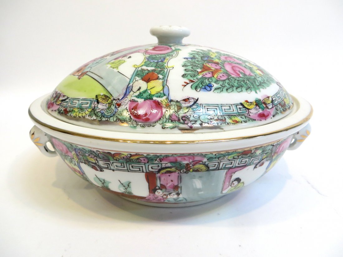 Famille Rose Bowl With Lid: Famille Rose Bowl With Lid: Description: Famille rose bowl with lid. Mark on bottom Dimensions: 10" diameter $20 - $40 Shipping: