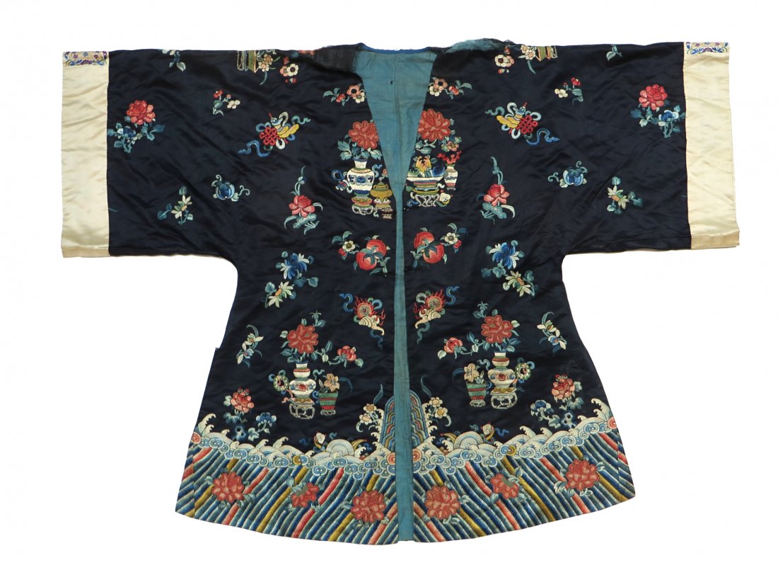 Embroidered Silk Chinese Robe (1 of 10)