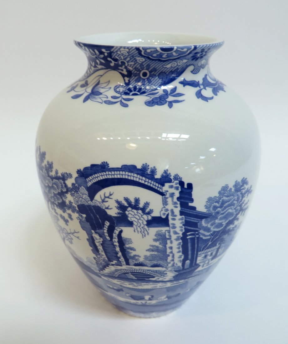 "Blue Italian" Vase By Spode: "Blue Italian" Vase By Spode: Description: Marked on bottom Dimensions: 7 3/4" $20 - $30 Shipping: