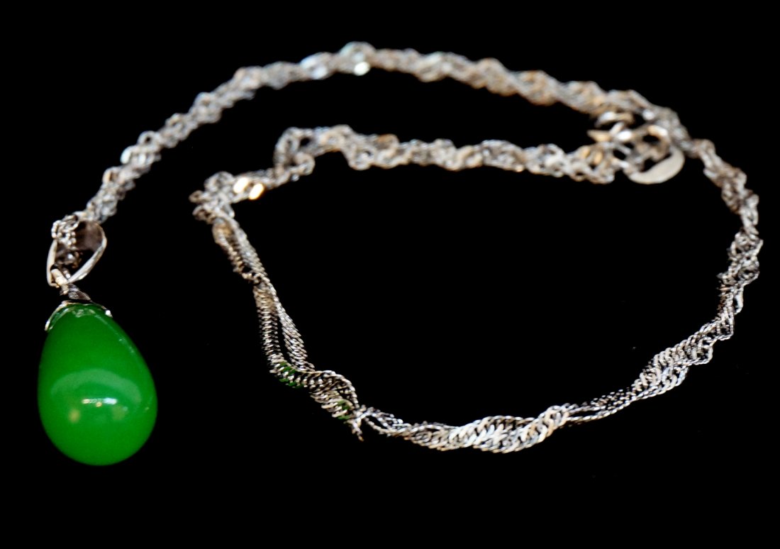 Green Jade Tear Drop Neacklace (1 of 4)