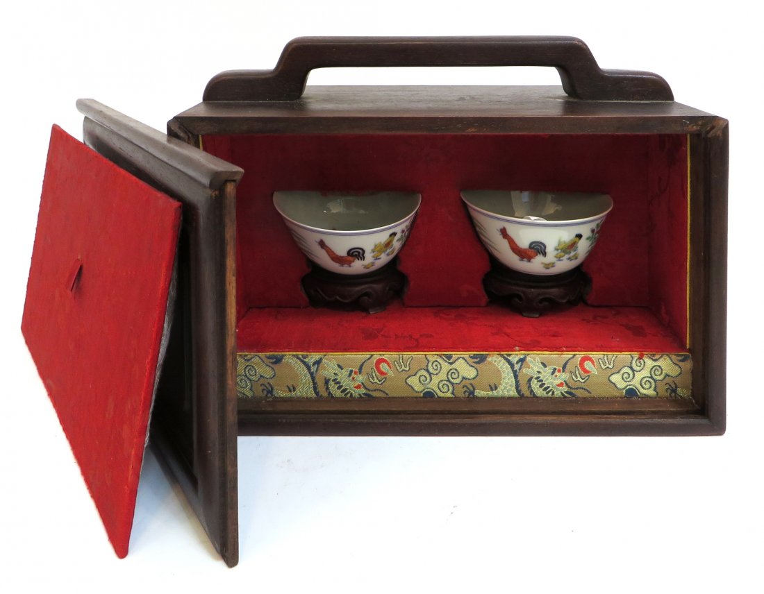 Pair Of Chinese Rooster Cups In Presentation Box (1 of 10)