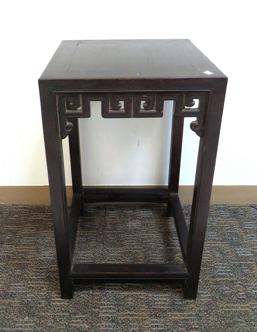 Zitan Vase Stand (1 of 4)