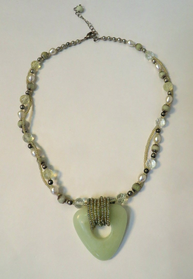 Jade Pendant Necklace (1 of 3)