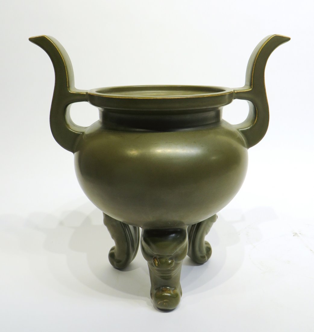 LARGE CHINESE TEA DUST TRIPOD CENSER (1 of 6)