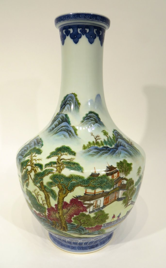 CHINESE YONG ZHENG PORCELAIN VASE (1 of 8)