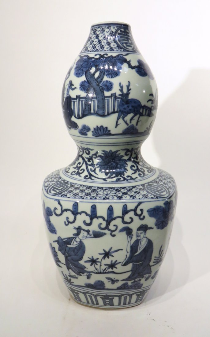 CHINESE JIA JING GOURD BLUE AND WHITE VASE (1 of 10)