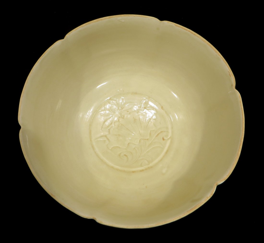 LARGE CHINESE DING WARE BOWL (1 of 8)