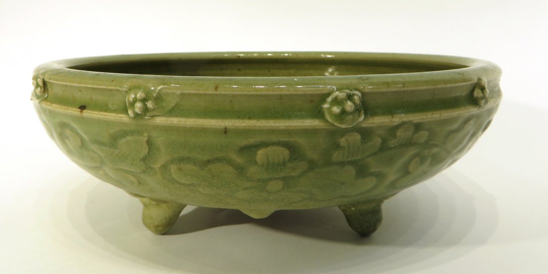 CHINESE SONG DYNASTY STYLE CELADON CENSER (1 of 5)