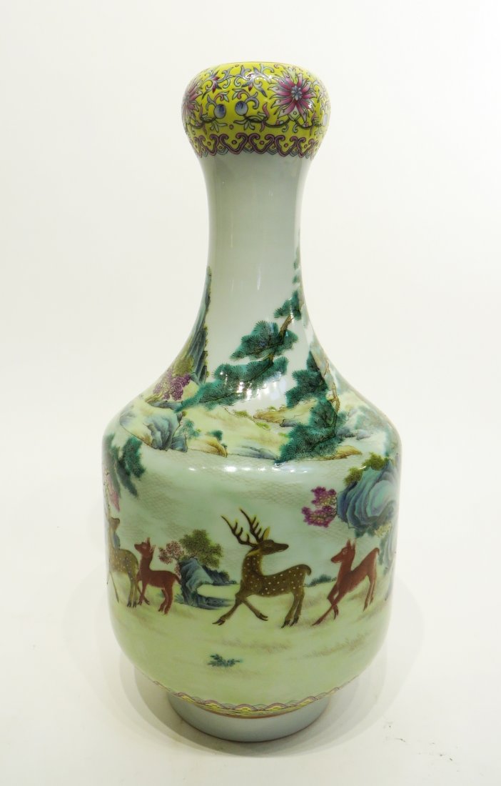 CHINESE QIAN LONG MARKED GARLIC HEAD "DEER" VASE (1 of 10)
