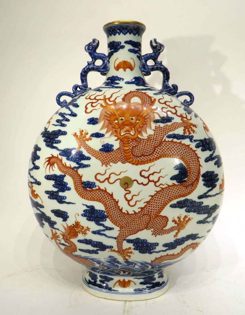 CHINESE QIAN LONG PORCELAIN DRAGON VASE (1 of 10)
