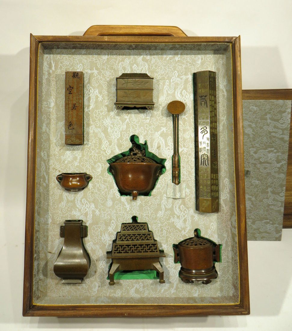 IMPORTANT CHINESE SET OF BRONZE INCENSE BURNERS (1 of 10)