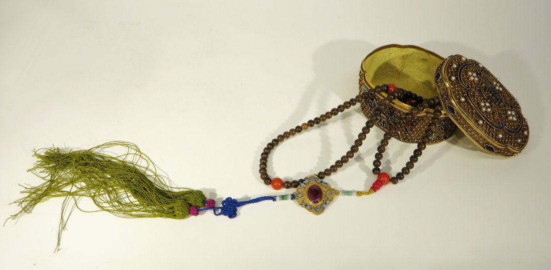 CHINESE CHEN XIANG NECKLACE IN GILT SILVER BOX (1 of 10)