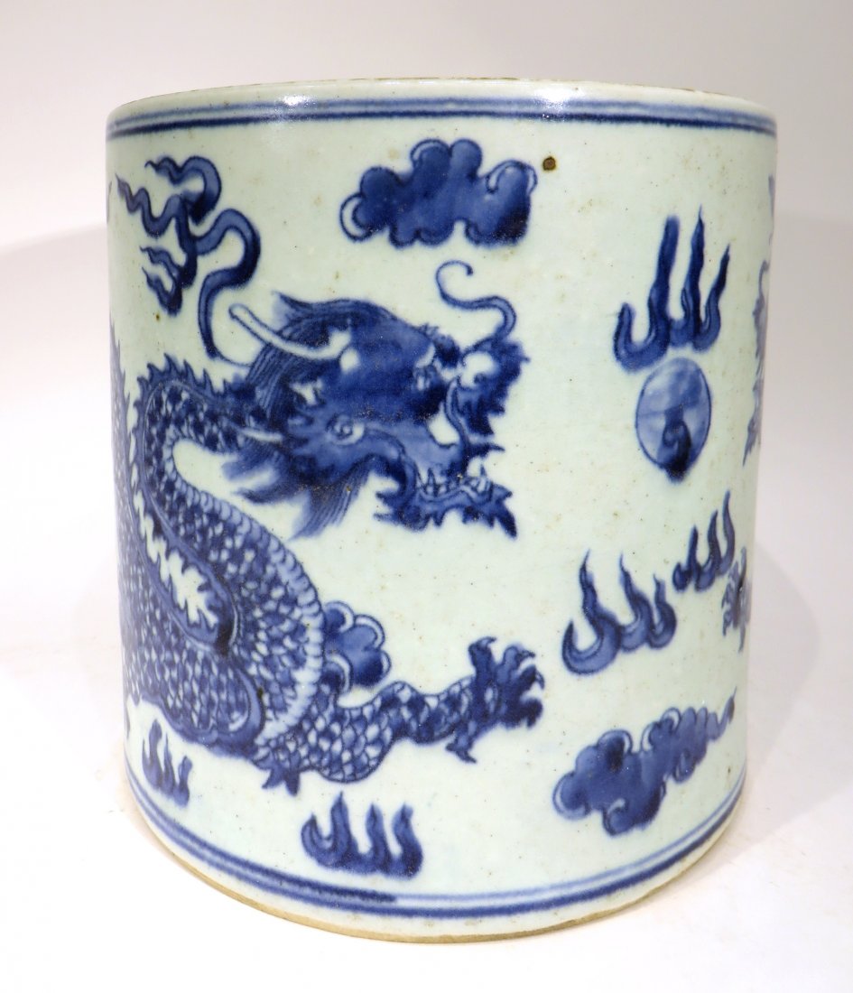 BLUE AND WHITE DOUBLE DRAGON BRUSH POT (1 of 5)