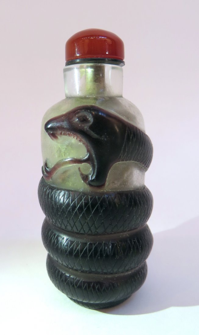 SNAKE PEKING GLASS SNUFF (1 of 10)