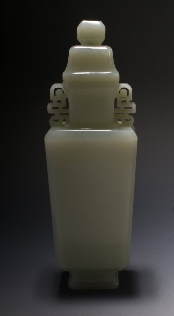 IMPORTANT CHINESE WHITE JADE URN (1 of 10)