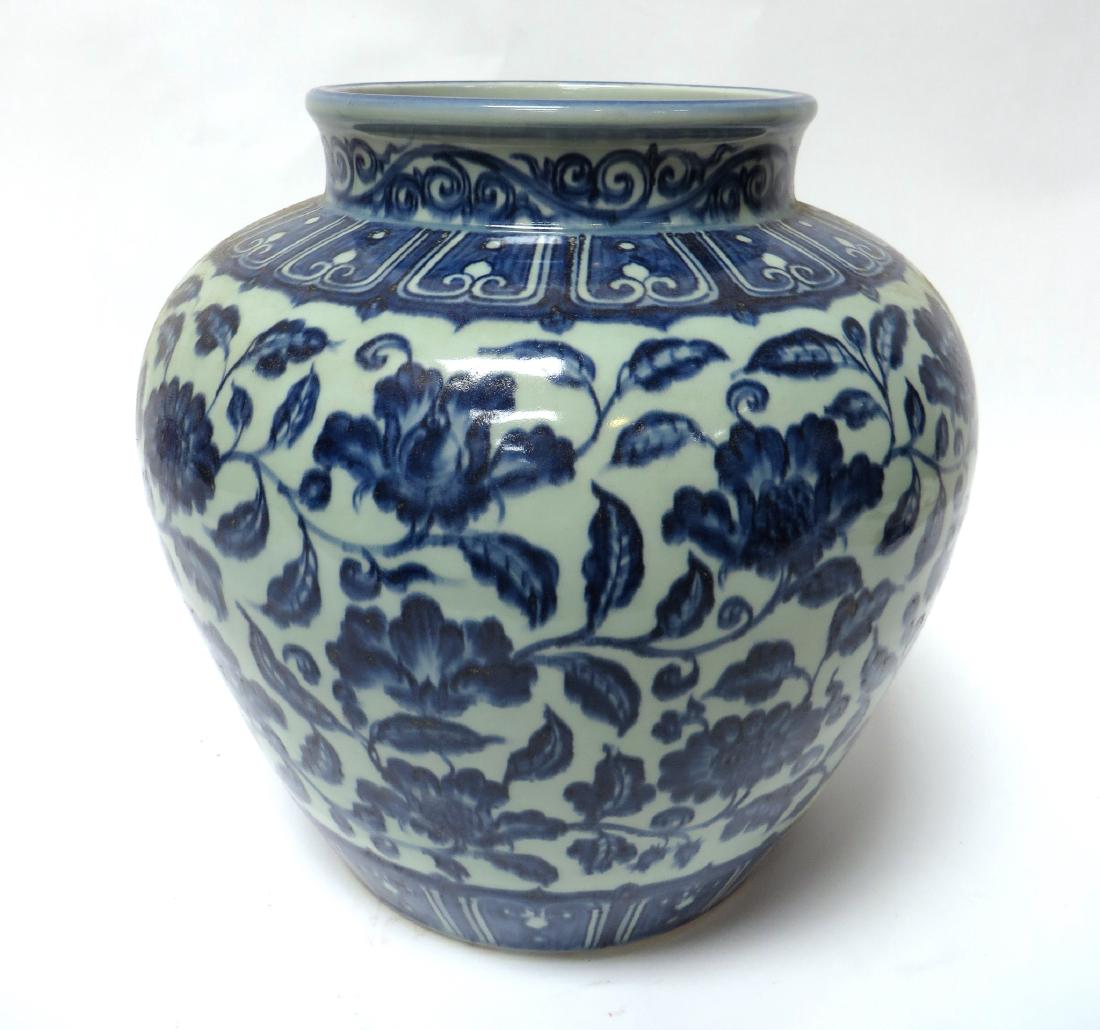 CHINESE BLUE & WHITE YUAN STYLE POT (1 of 3)
