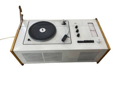 A vintage Braun phonosuper SK 55: combined turntable + radio unit produced by Braun in Germany. Please Note: This item cannot be shipped by us. You will need to arrange your own shipping or collect it in person.