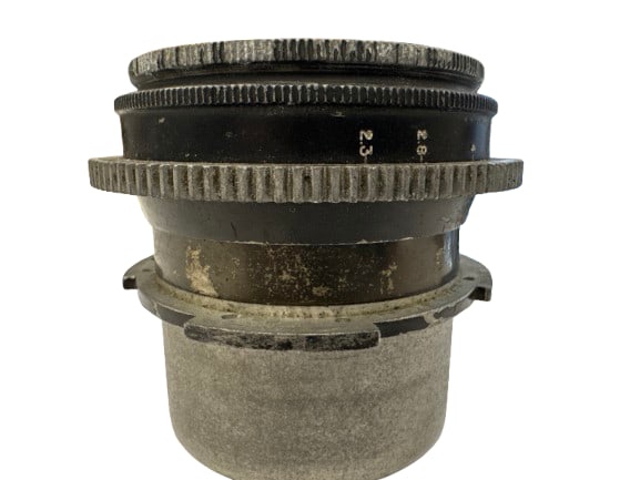 Bausch & Lomb F2.3 Baltar fl. 35mm Mitchell BNC: classic optical piece originally designed for professional 35 mm motion-picture cameras. These lenses were made for Mitchell cameras and are sought after by cine gear collectors, restoration enthusias