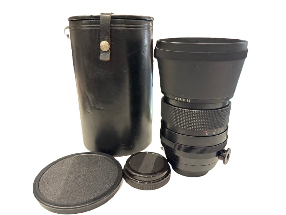 Carl Zeiss Jenna 180mm f2.8 Sonnar MC Lens | Pentacon Six mount (1 of 3)