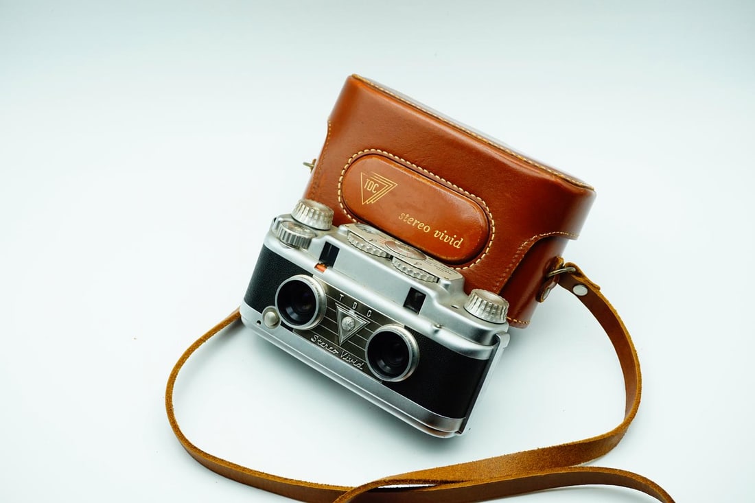 Bell and howell TDC Stereo Vivid (1 of 3)