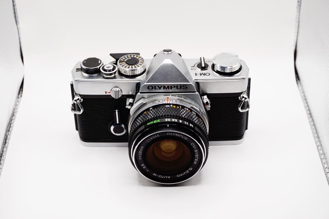 Olympus OM1 35mm SLR Camera 28mm f3.5 lens (1 of 8)